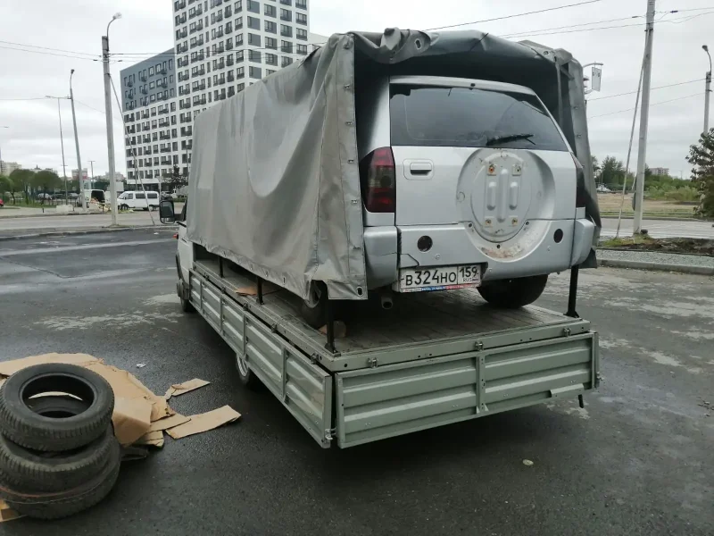 Машина в кузове газели