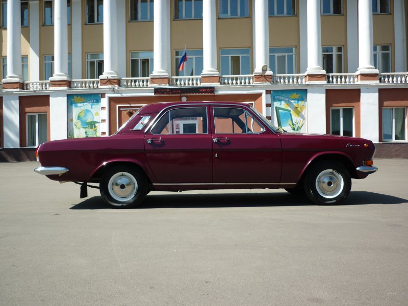 ГАЗ 24 сбоку