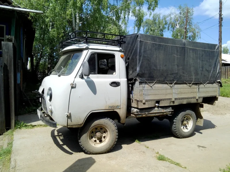 УАЗ 3303 бортовой кунг