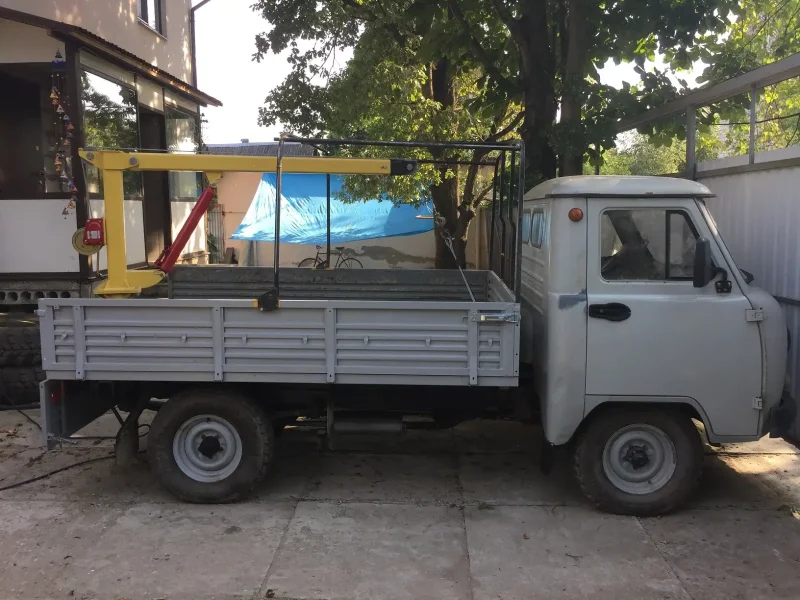 Бортовой УАЗ 3303 С манипулятором