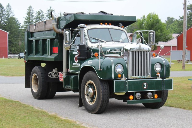 Mack 817