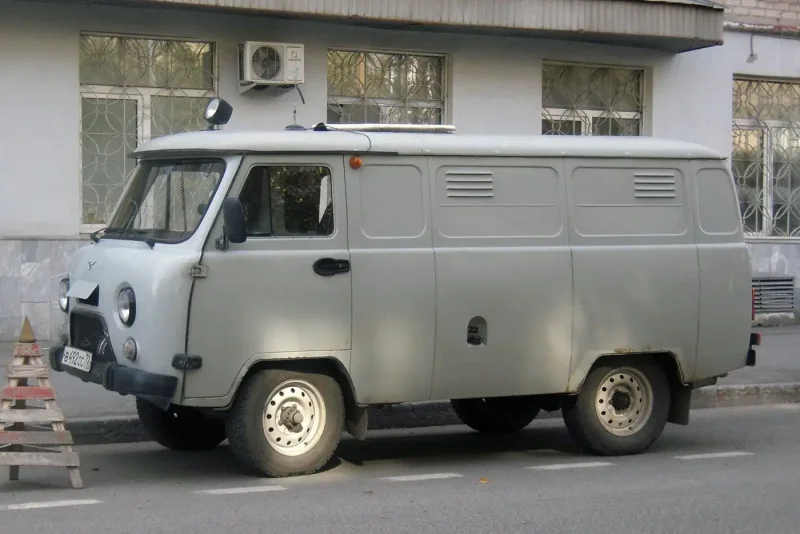 УАЗ остекленный фургон 374195