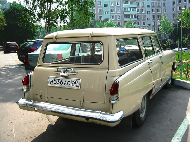 ГАЗ 22 вид сзади