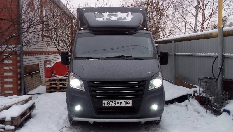 Газель 3302 белая с черными фарами