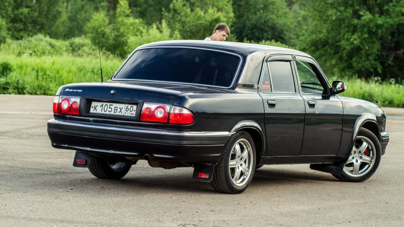 ГАЗ 2410 красная
