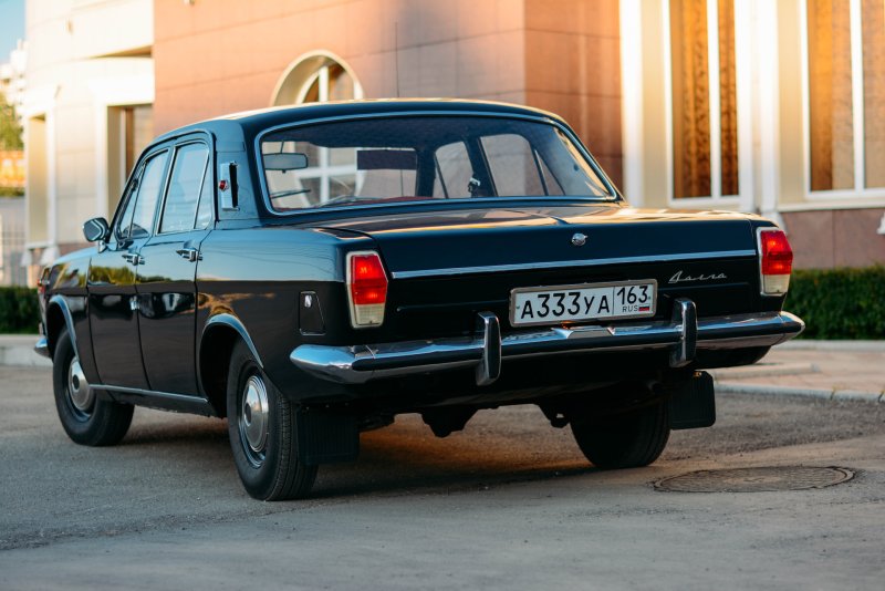 ГАЗ 24 черная