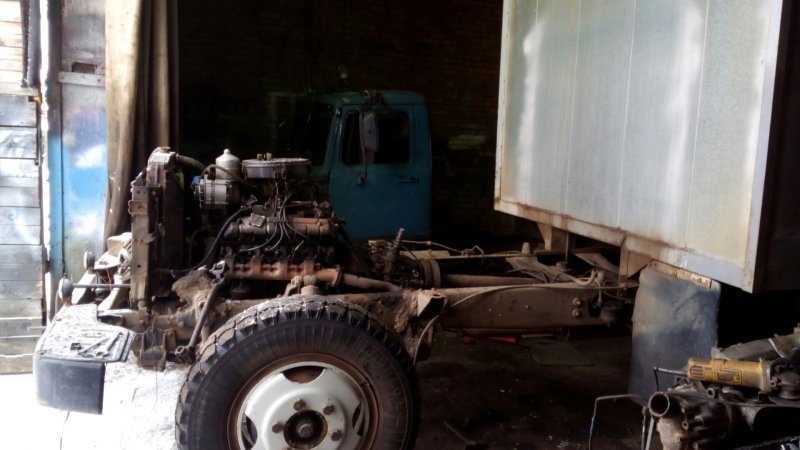 Грузовик ГАЗ 3307 бортовой