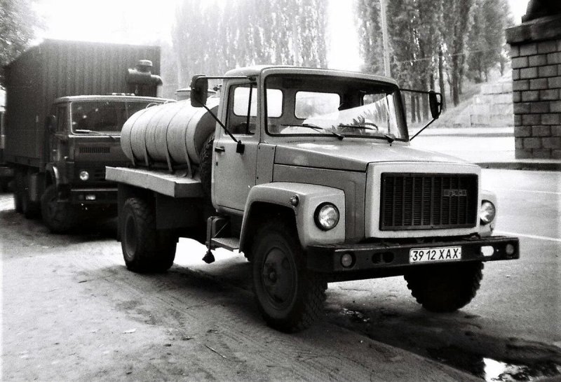 ГАЗ 3307