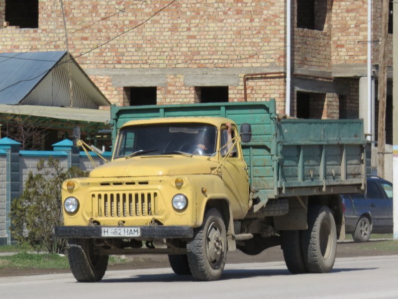 ГАЗ САЗ 53 желтый