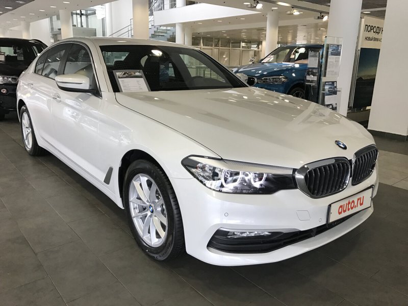 BMW 5 g30 2021 белая