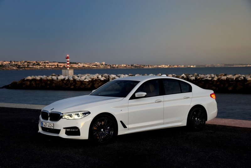 BMW m5 g30 белая