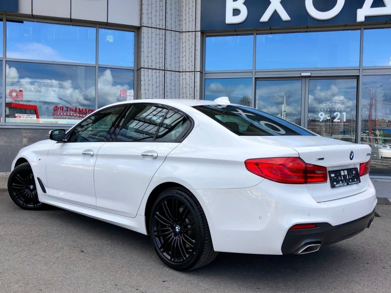 BMW m5 f10 белая