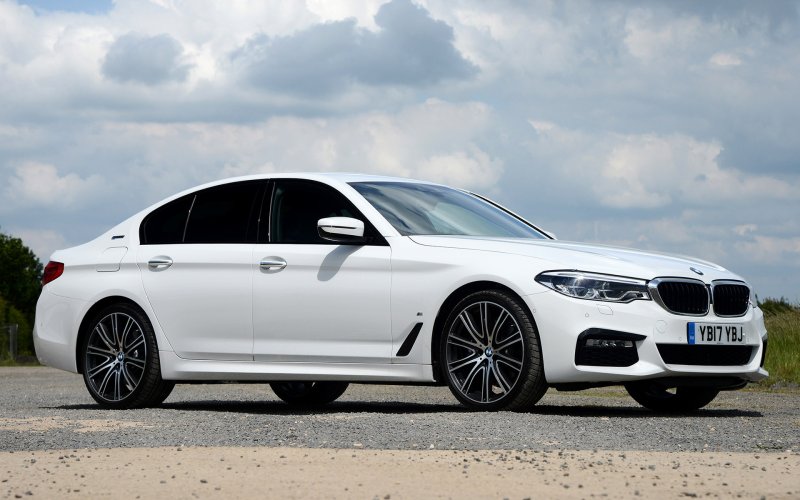 BMW 530d белая