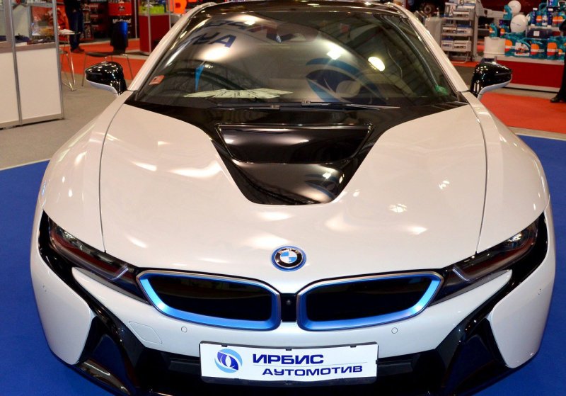 BMW i8 cost