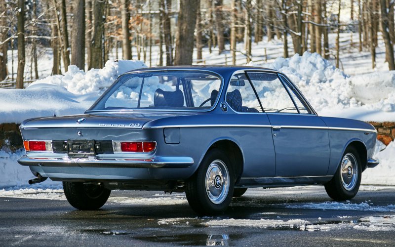 BMW 2000 CS сзади
