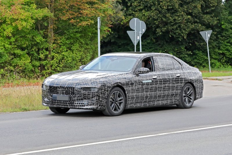 BMW 750i 2021