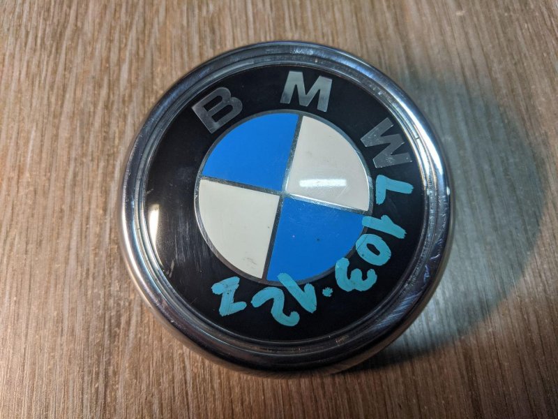 Значок багажника BMW f15