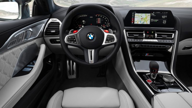 BMW m8 Competition черная