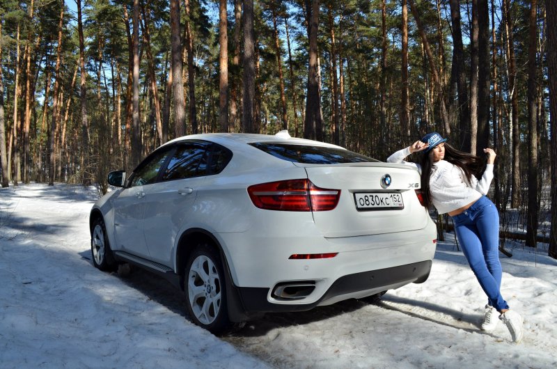 BMW x6 girl