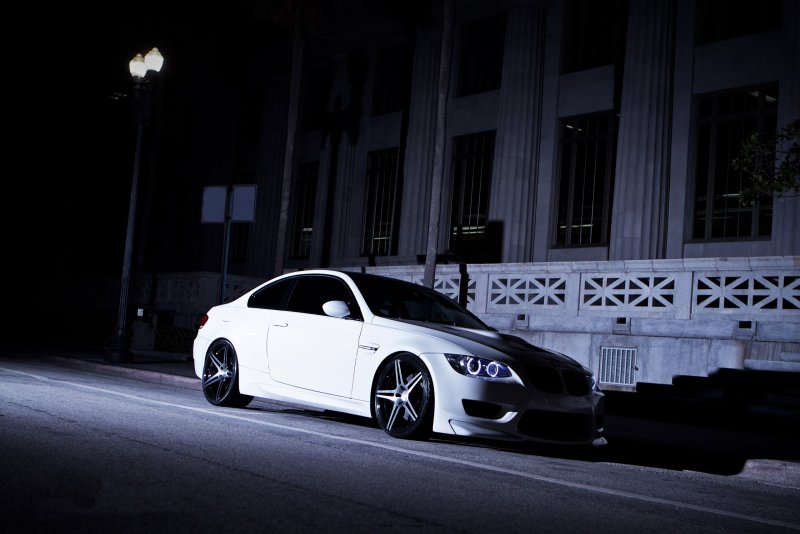 BMW e92 в ночи