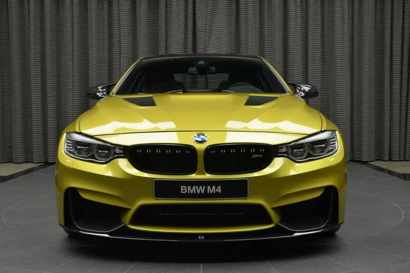 BMW f82 желтая