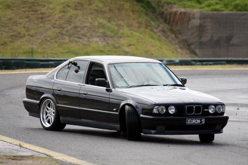 BMW m5 525 e34
