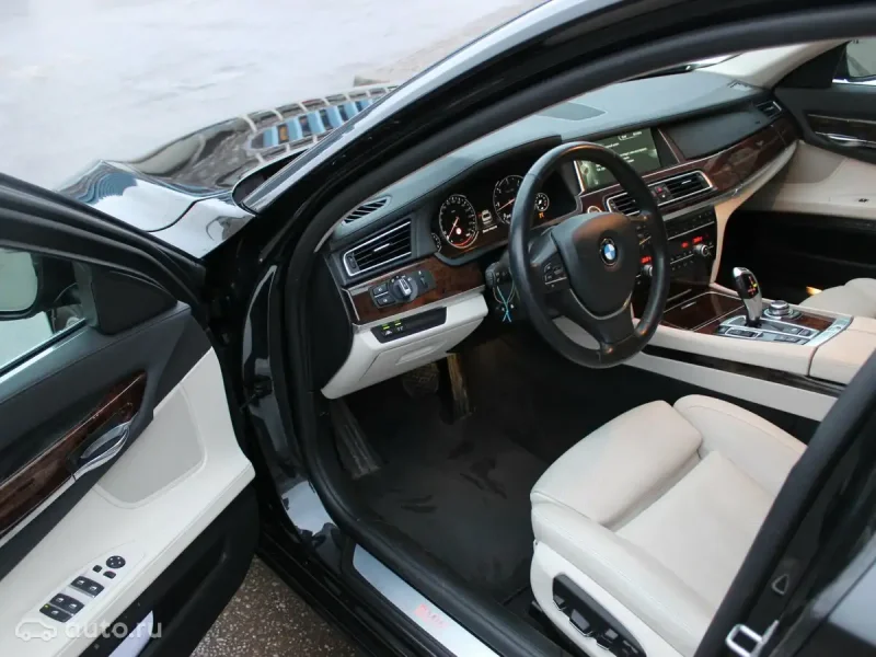 BMW 7 2010