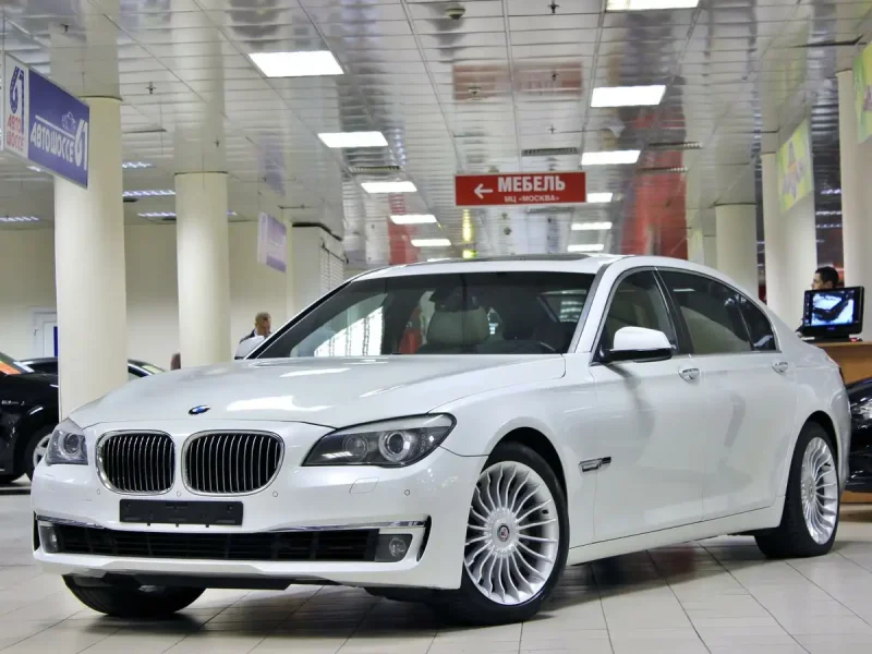 BMW 7 f01 белая