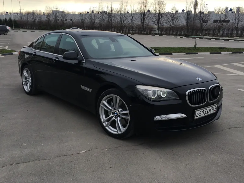 БМВ 7 2010