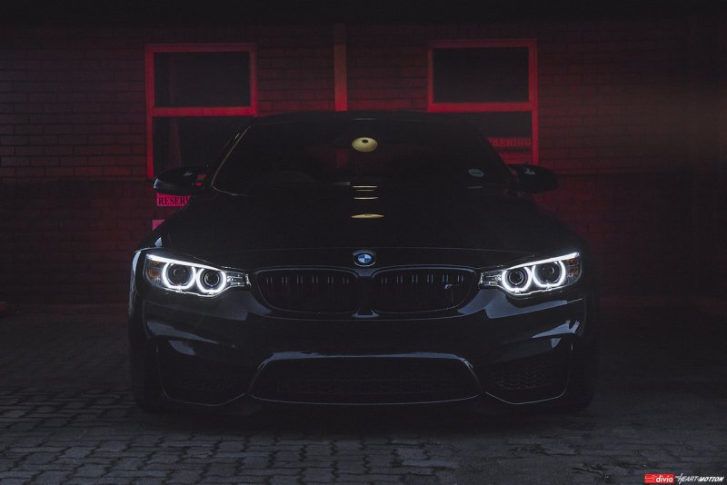 BMW m5 в темноте