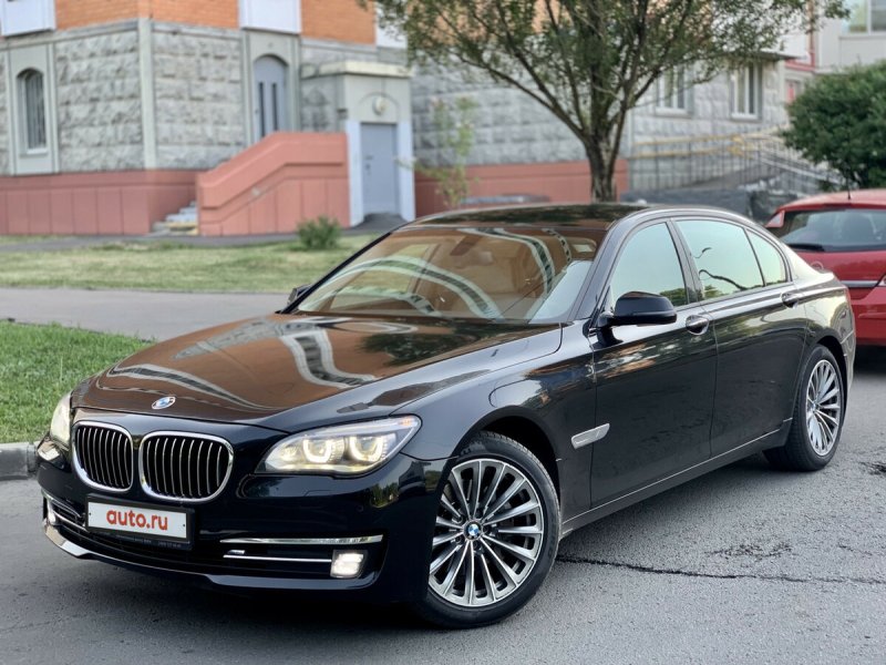 BMW 750i салон