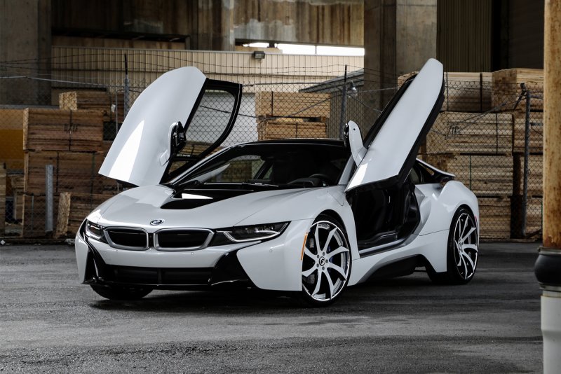 BMW i8 турбо