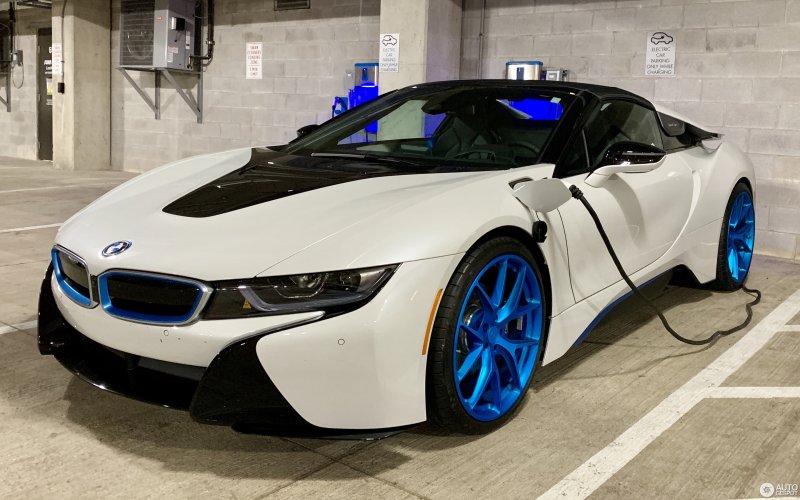БМВ i8 Roadster 2020