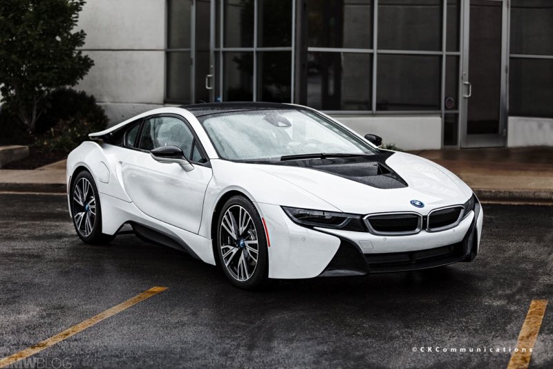 BMW 8 белая