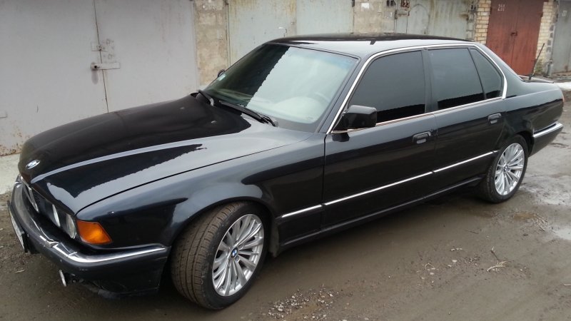 BMW 7 1989 3.0