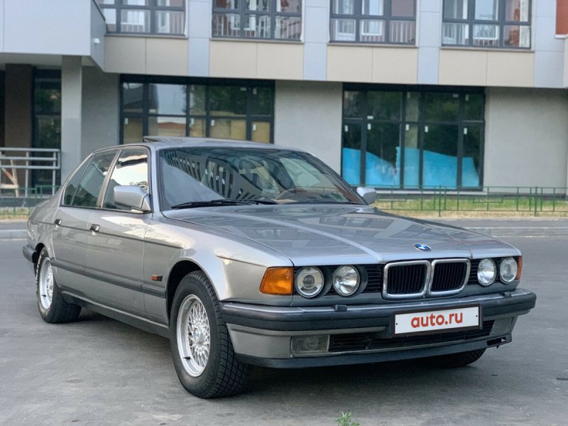 БМВ е32 750