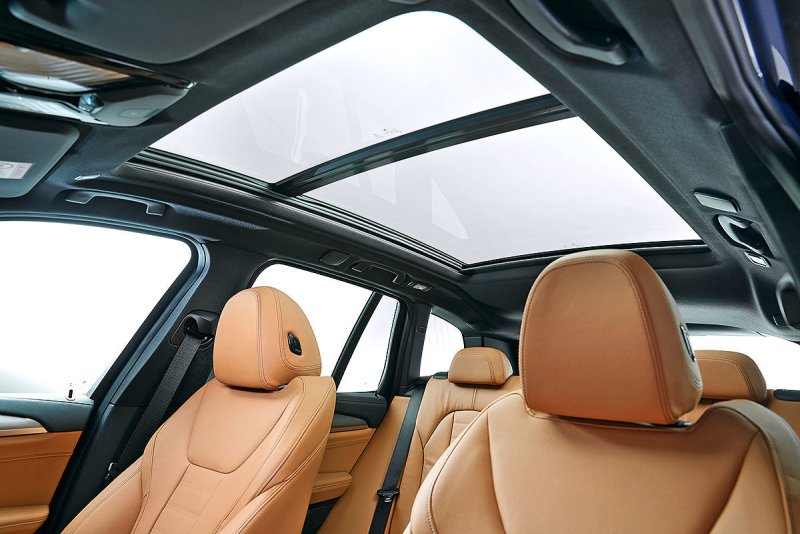 BMW x3 с панорамной крышей