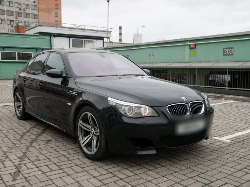 BMW m5 e60 Black