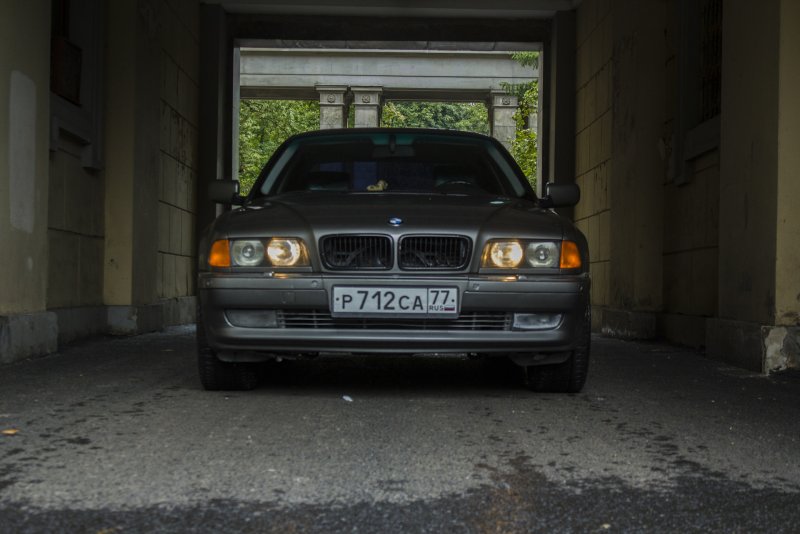 BMW e34 750i