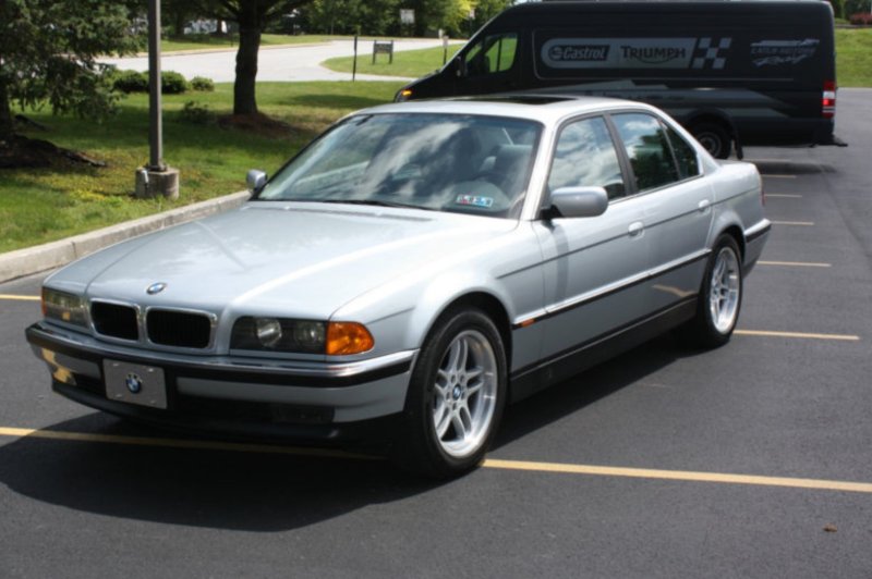 BMW 735i е38