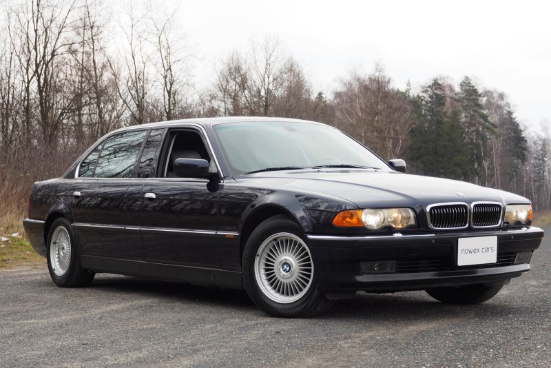 BMW e38 735