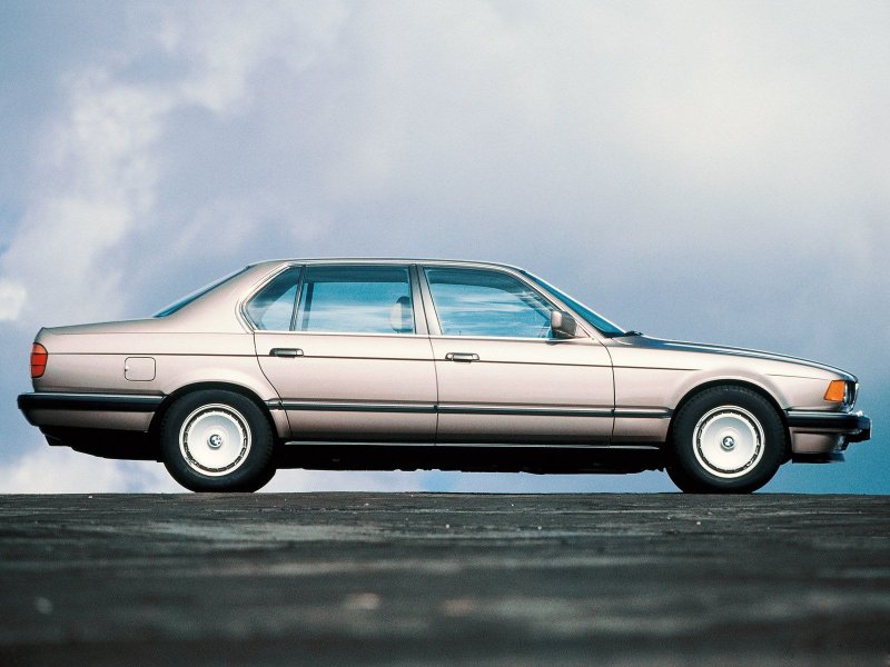 BMW 7 e32