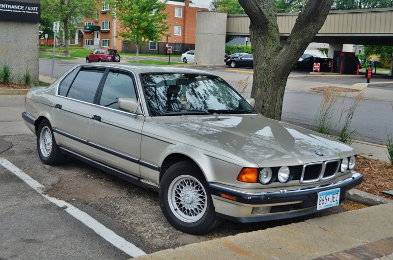 BMW e32 735il
