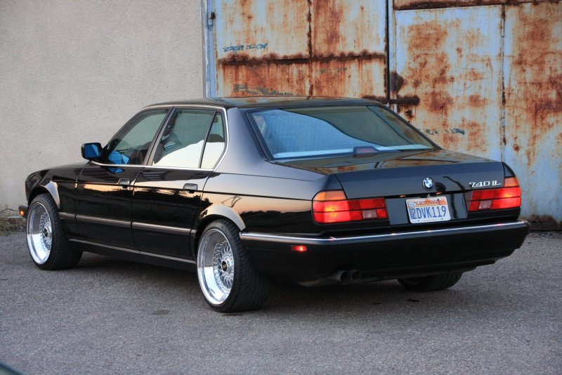 BMW 740i e32