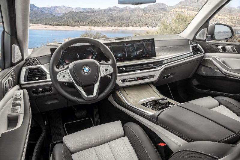 BMW x7 2022 салон