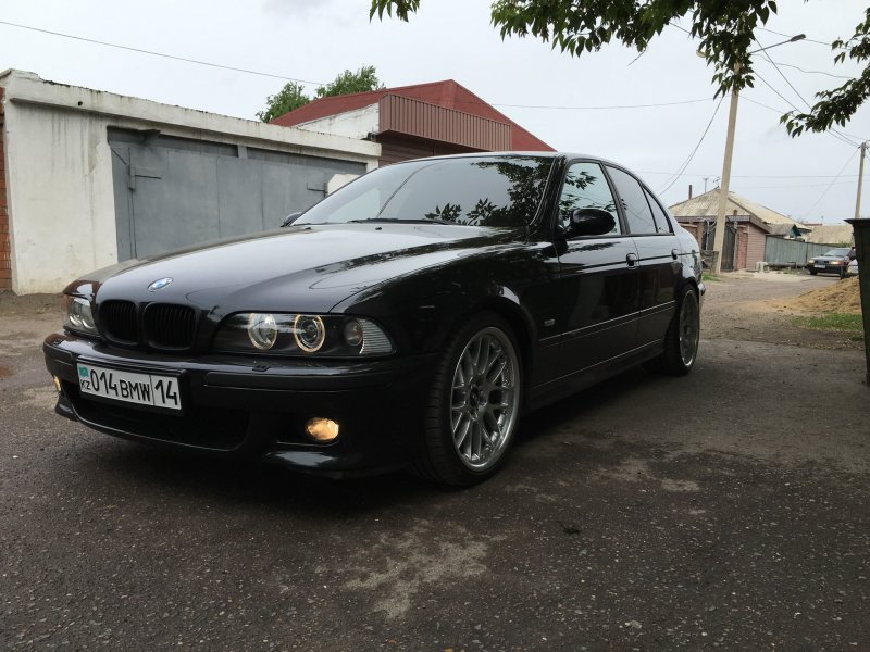 БМВ Дельфин 740