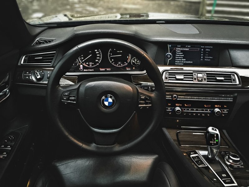 BMW 7 салон