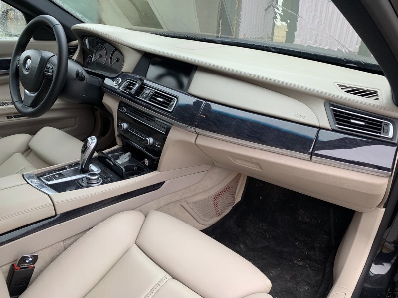 BMW 7 салон