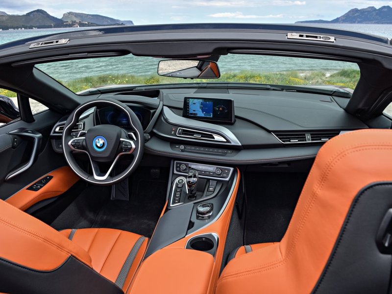 BMW i8 2021 салон