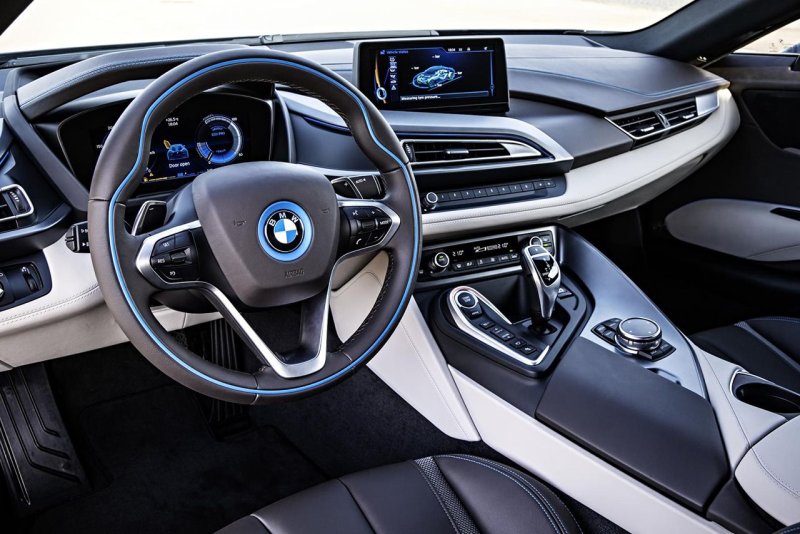 BMW i8 салон